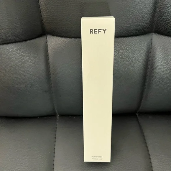 NWT REFY Dual-Ended Makeup Brush - Picture 2 of 3